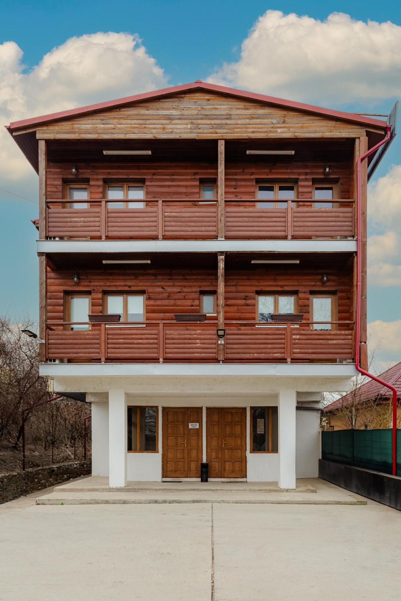Business Transit To Therme & Bucharest Airport Săftica Exterior foto
